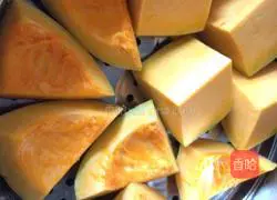 Chocolate Pumpkin Roll Recipe Illustration 1