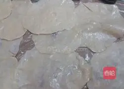 Illustration of making homemade spring roll wrapper 10