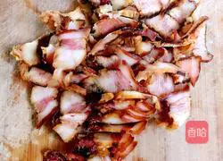 Illustration of how to make bacon clay pot rice 4