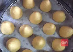 Illustration of how to make milk-flavored steamed buns 8