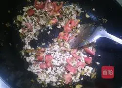 Illustration of how to make pickled cabbage rice noodles 4