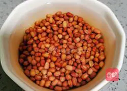 Illustration of how to make red bean, lotus seed and millet porridge 2