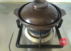 Illustration of how to make sausage clay pot rice 6