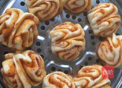 Illustration of how to make chili flower rolls 15