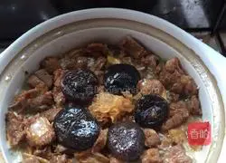 Pork ribs in pot Illustration of how to make rice noodles 6