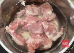 Illustration of how to make rice cooker bone porridge 2