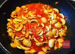 Illustration of how to make chicken breast, mushroom and red sauce Italian dill noodles 8