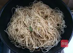 Illustration of braised noodles 14