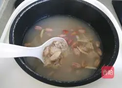 Peanut Chicken Quinoa Porridge Recipe Illustration 10