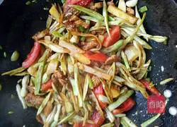 Illustration of braised noodles with soy sauce meat 10