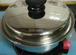 Vegetarian Illustration of how to make Italian hollow noodles 7