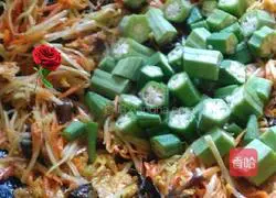 Illustration of how to make vegetarian rice noodles 9