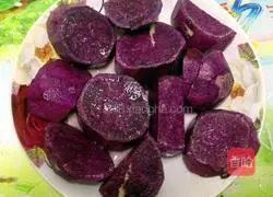 Purple sweet potato and ham sausage rolls Practice illustration 2