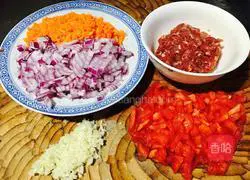 Illustration of how to make beef and tomato pasta 5