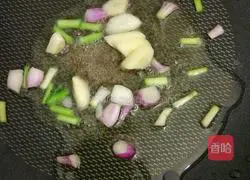 Illustration of braised pork ribs with rice 2