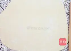 Illustration of how to make onion-flavored flower rolls 6