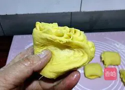 Illustration of how to make golden whole wheat pumpkin rolls 10