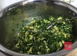 Illustration of how to make Northeastern Three Fresh Chives Box 2