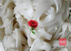 Illustration of how to make vegetarian fried rice noodles 8