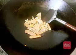 Illustration of how to make fried rice noodles with mung bean sprouts 2