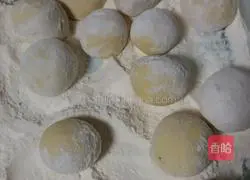 Illustration of how to make salty Yuanxiao with peanuts, black sesame and yellow rice noodles 10