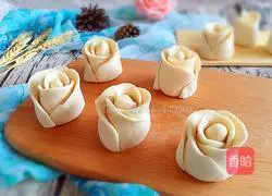 Illustration of how to make rose rolls 12