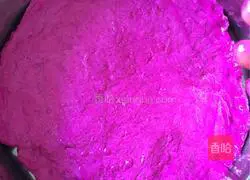 Illustration of how to make red dragon fruit cake 5