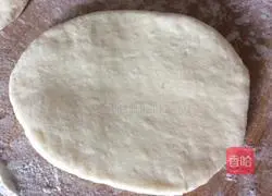 Illustration of how to make chili flower rolls 4