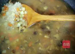 Illustration of how to cook rice in a rice cooker 6