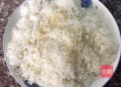 Illustration of how to make Japanese rice balls 2