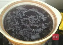 Illustration of how to make multigrain eight-treasure porridge 4