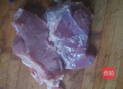 Illustration of how to make pot stickers stuffed with lotus root and meat 1