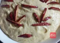 Illustration of how to make pumpkin hair cake 8