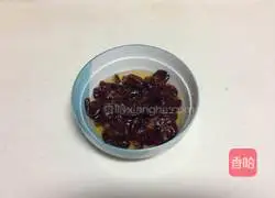 Illustration of how to make red dates and corn steamed buns 1