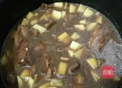 Illustration of how to make claypot rice 7