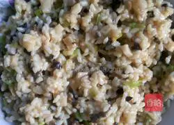 Illustration of how to make small meatball rice balls 1