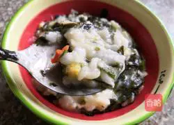 Illustration of how to make seaweed and egg drop porridge 6