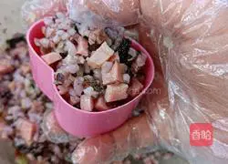 Illustration of how to make rice balls 13