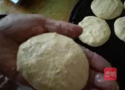 Illustration of how to stick corn pancakes 3