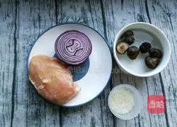 Illustration of how to make mushroom and chicken porridge 1