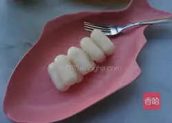 Illustration of making rice cakes stuffed with sausage and wine 8