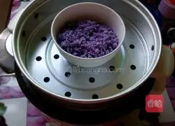 Illustration of how to make purple cabbage glutinous rice balls 4