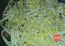 Illustration of how to make braised beans and noodles 6