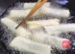 Illustration of how to make local vegetable spring rolls 9