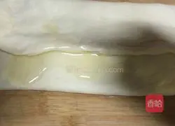 Illustration of how to make scallion rolls 15