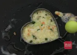 Illustration of how to make egg rice pancakes 5