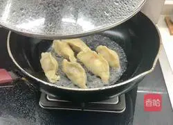 Illustration of how to make Shanghai pot stickers 6