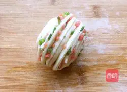 Illustration of how to make ham and chive rolls 14