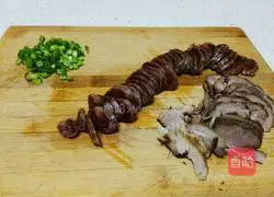 Illustration of how to make claypot rice 6