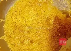 Illustration of how to make millet and sea cucumber porridge 1